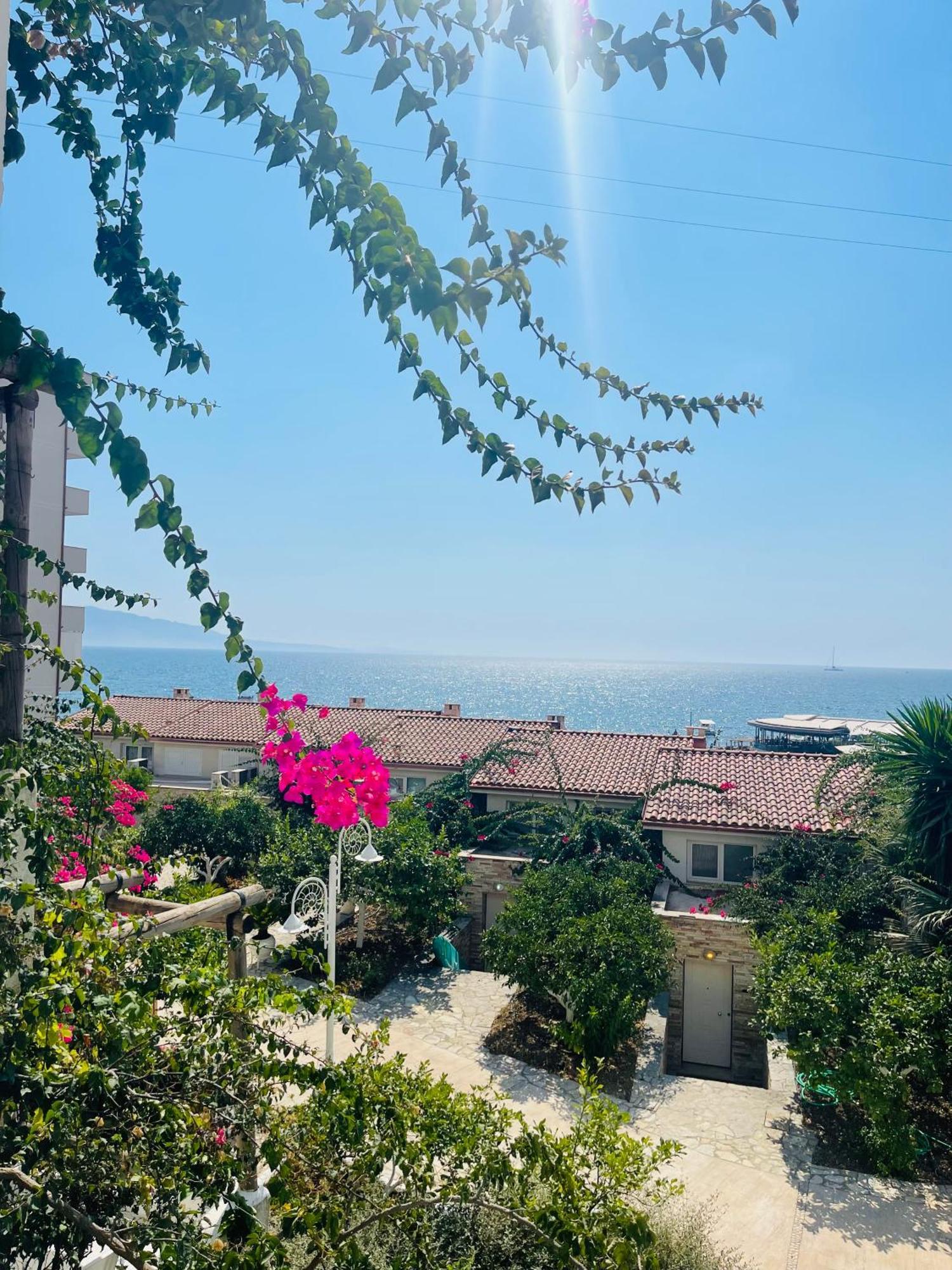 Sea Breeze Bougainville Bay Apartament